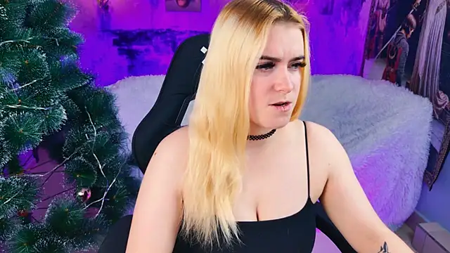 Snapshot of Stef_Nicks chatting on December 14, 2025, 9:03 am Stef Nicks online show from December 14, 2025, 9:03 am