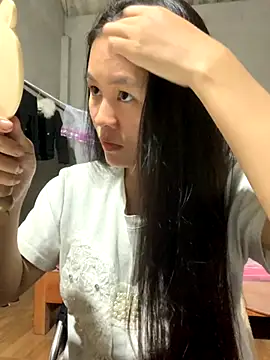 NhuFox online show from October 7, 2025, 12:35 pm