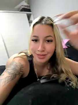 Snapshot of miagarcia250 chatting on November 4, 2025, 4:39 pm miagarcia250 online show from November 4, 2025, 4:39 pm