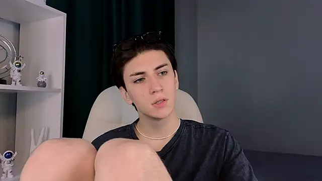 Oliver Starboy online show from September 20, 2025, 4:46 am