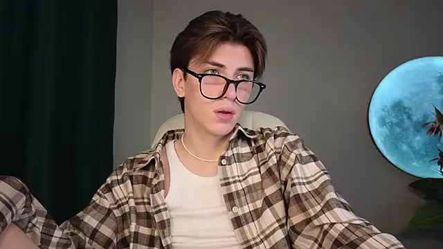 Oliver Starboy online show from September 25, 2025, 6:28 am