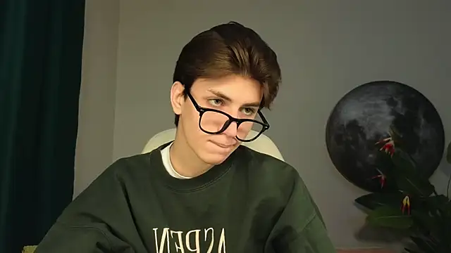 Oliver Starboy online show from September 30, 2025, 7:57 am