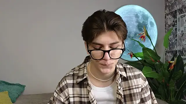 Oliver Starboy online show from October 2, 2025, 5:47 am
