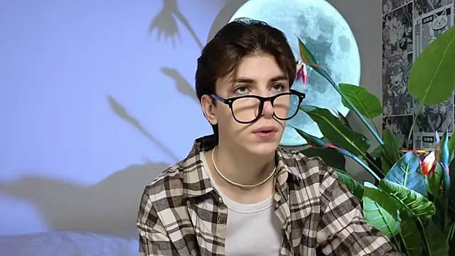 Oliver Starboy online show from October 7, 2025, 4:42 am
