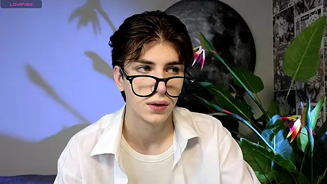 Oliver Starboy online show from October 9, 2025, 6:33 am