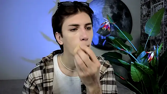 Oliver Starboy online show from October 11, 2025, 4:44 am