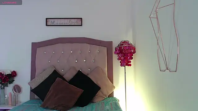 Snapshot of AmelieAndAce chatting on September 20, 2025, 2:51 pm AmelieAndAce online show from September 20, 2025, 2:51 pm