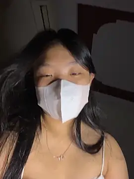 Thuylinh05 online show from October 7, 2025, 7:11 pm