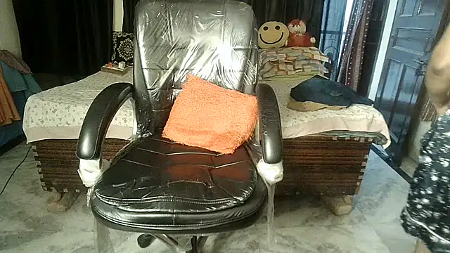 Snapshot of Anaconda-Mall chatting on July 7, 2026, 1:26 pm Anaconda-Mall online show from July 7, 2026, 1:26 pm