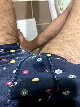 Snapshot of BatchedTracer chatting on October 26, 2025, 10:36 pm BatchedTracer online show from October 26, 2025, 10:36 pm