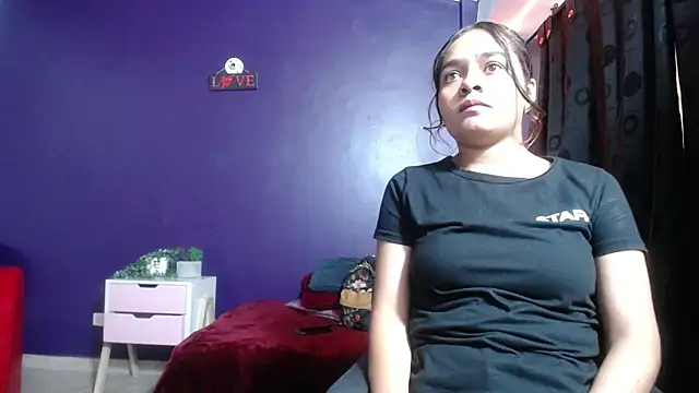 Snapshot of shiara_blake chatting on October 10, 2025, 3:33 pm shiara blake online show from October 10, 2025, 3:33 pm