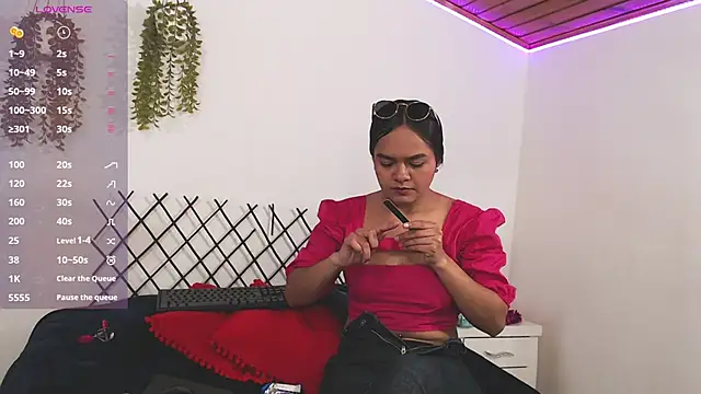 Snapshot of shiara_blake chatting on October 18, 2025, 3:02 pm shiara blake online show from October 18, 2025, 3:02 pm