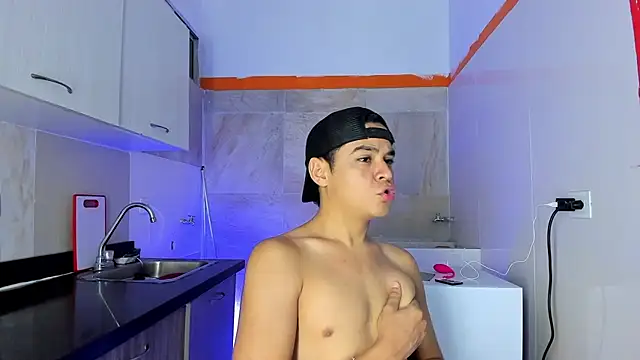 Snapshot of edy_play chatting on November 18, 2025, 6:29 am edy play online show from November 18, 2025, 6:29 am