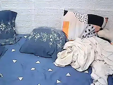 xxhottinybabe online show from March 8, 2026, 11:19 pm