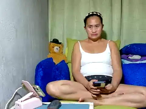 xxloveheart online show from March 19, 2026, 8:57 pm