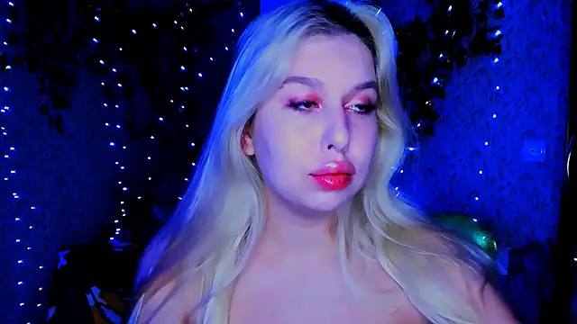 ChloeRicc online show from November 9, 2025, 7:12 pm