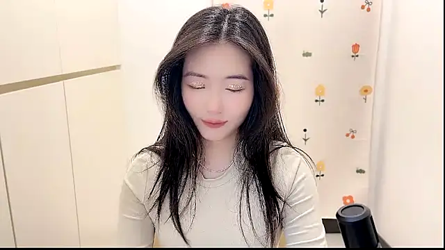 Rosalind xixi online show from October 23, 2025, 2:44 am