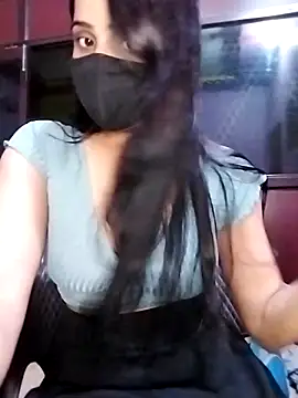 Snapshot of Amisha2 chatting on September 17, 2025, 5:25 pm Amisha2 online show from September 17, 2025, 5:25 pm