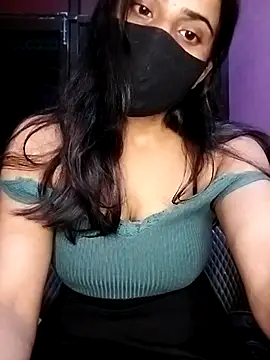 Snapshot of Amisha2 chatting on October 5, 2025, 5:22 pm Amisha2 online show from October 5, 2025, 5:22 pm