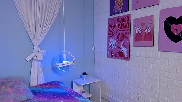 Snapshot of Hannahpage chatting on November 10, 2025, 12:04 pm Hannahpage online show from November 10, 2025, 12:04 pm