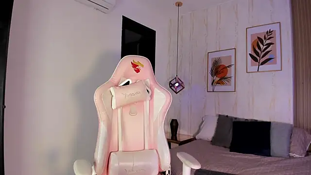 Ayleen Dunkan online show from October 16, 2025, 12:39 pm