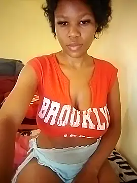 Seductive Yellow Titties online show from November 13, 2025, 6:56 am