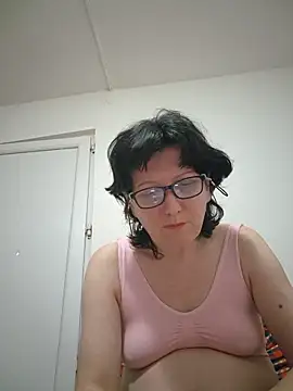 Vera Elle online show from April 5, 2026, 6:49 pm