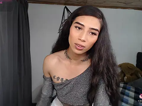 Snapshot of Sweet-Cris chatting on May 21, 2026, 6:15 pm Sweet-Cris online show from May 21, 2026, 6:15 pm