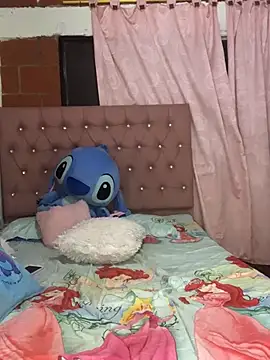 Snapshot of Rachellcooperrr chatting on November 30, 2025, 5:00 am Rachellcooperrr online show from November 30, 2025, 5:00 am