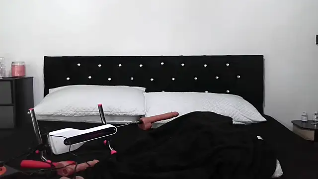 OliviaRyan22 online show from March 16, 2026, 5:44 am