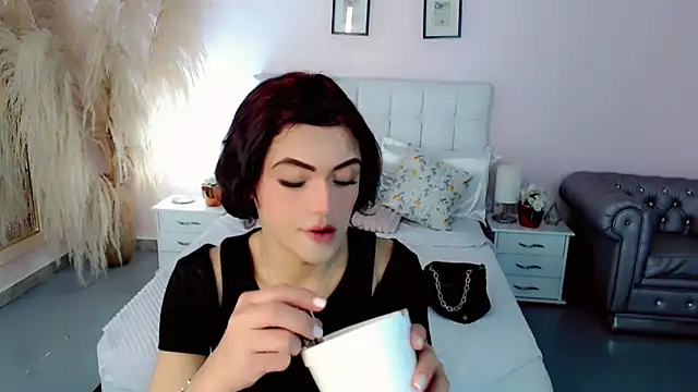 nathalialoes1 online show from November 30, 2025, 7:07 pm