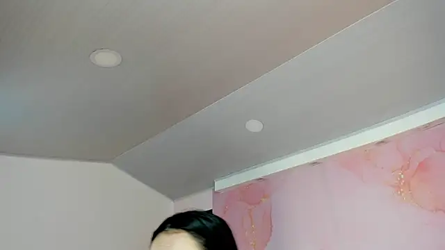 milk candy18 online show from September 26, 2025, 12:20 pm