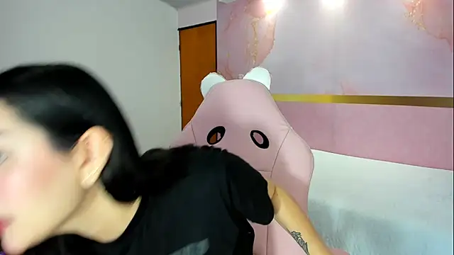 milk candy18 online show from October 30, 2025, 11:16 pm