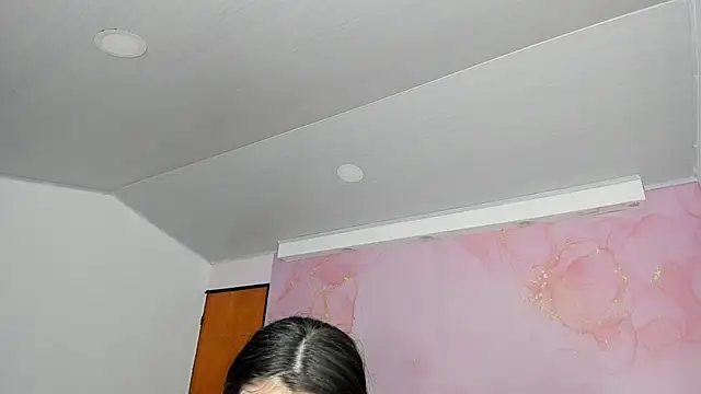 milk candy18 online show from November 7, 2025, 10:48 am