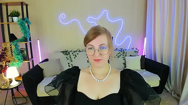 YourUniverser online show from November 9, 2025, 9:18 am