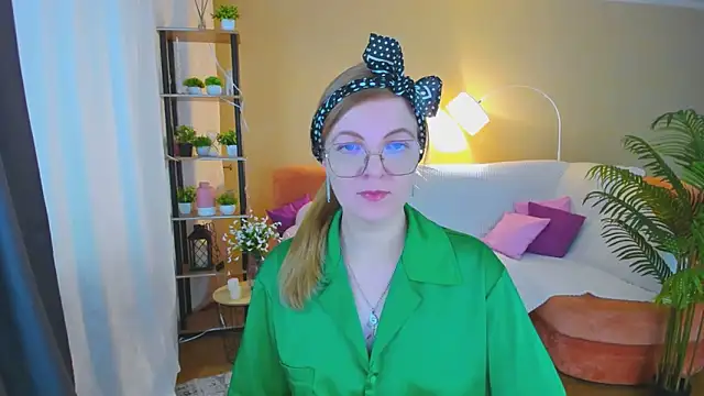 YourUniverser online show from November 11, 2025, 9:20 am