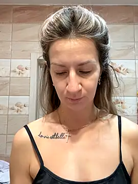 EvvaMur online show from October 22, 2025, 12:33 am