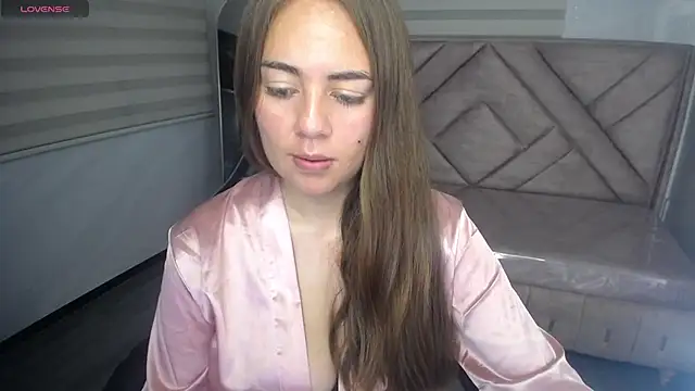 Snapshot of Luna_Star_v chatting on October 4, 2025, 3:15 am Luna Star v online show from October 4, 2025, 3:15 am