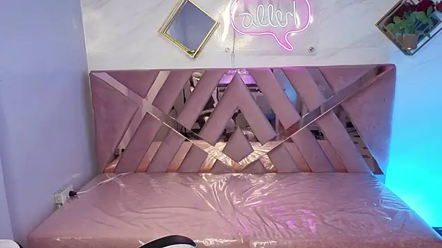 Snapshot of Luna_Star_v chatting on November 26, 2025, 3:29 am Luna Star v online show from November 26, 2025, 3:29 am