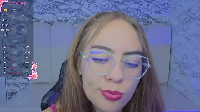 Snapshot of Luna_Star_v chatting on November 27, 2025, 3:41 am Luna Star v online show from November 27, 2025, 3:41 am