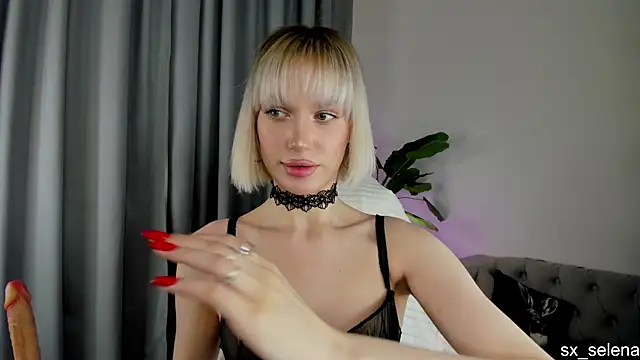 Snapshot of Ice_Strawberry chatting on April 26, 2026, 3:04 am Ice Strawberry online show from April 26, 2026, 3:04 am