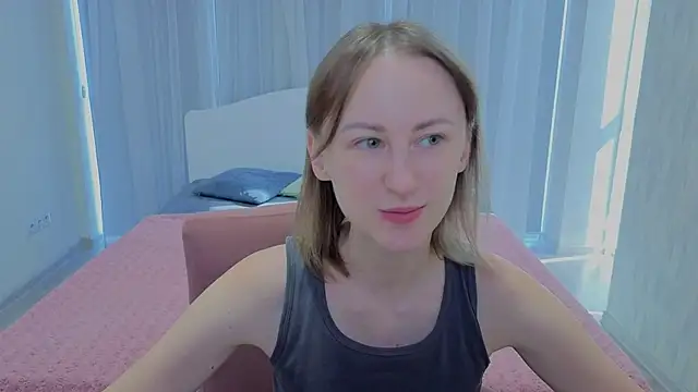 LuluChiiii online show from September 19, 2025, 9:43 am