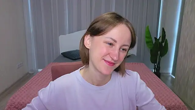 LuluChiiii online show from October 8, 2025, 10:13 am