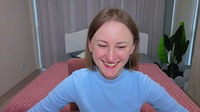 LuluChiiii online show from November 16, 2025, 12:22 pm