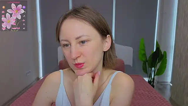 LuluChiiii online show from March 3, 2026, 11:05 am