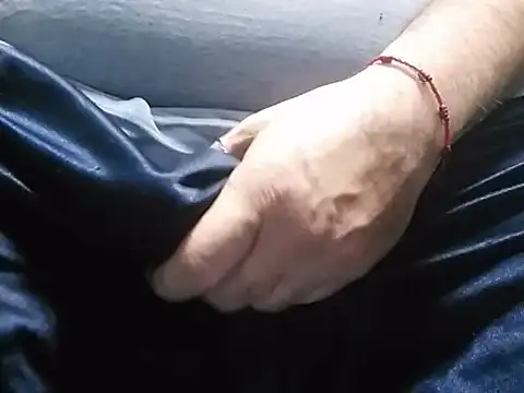 BabyBearMilk online show from April 7, 2026, 6:19 pm