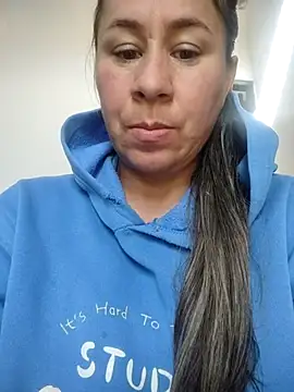 Nala1986 online show from October 29, 2025, 1:35 pm