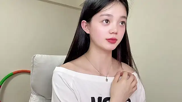 Nicole-13 online show from June 1, 2026, 12:40 pm