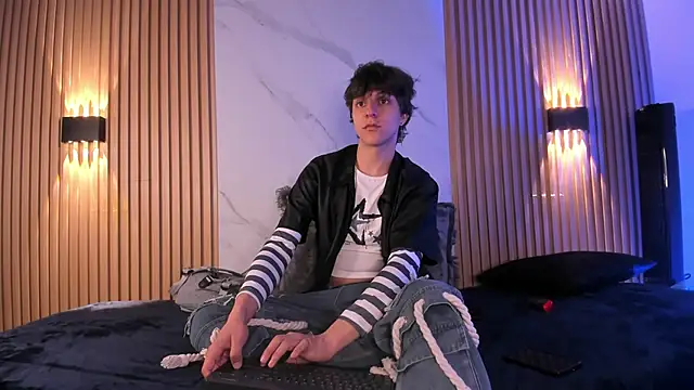 IM DAREN online show from December 16, 2025, 1:43 am