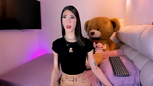 fhalon foxxxys  online show from April 26, 2026, 6:55 am